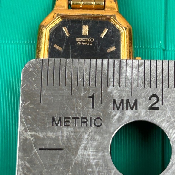 Seiko Quartz Ladies Watch Gold Tone Octagonal Black Dial V400-5608 Vintage‎ main image 3